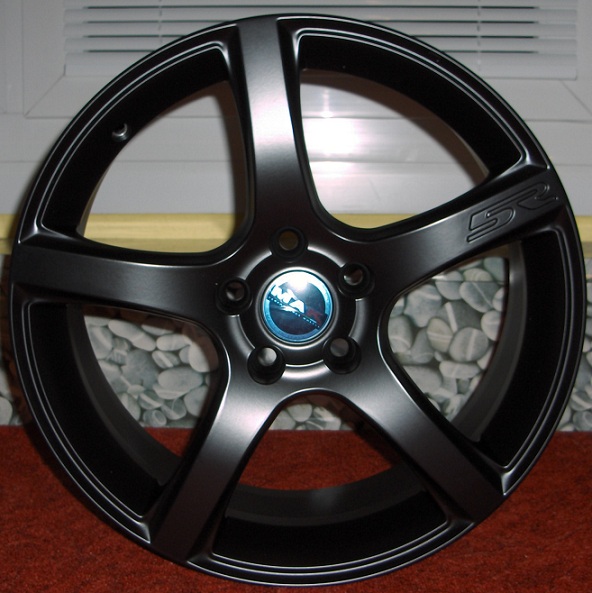 Mak Fever 5R schwarz matt<br />Größe 8x18 ET50 mit 225/40 ZR 18 Continental Sportcontact 3