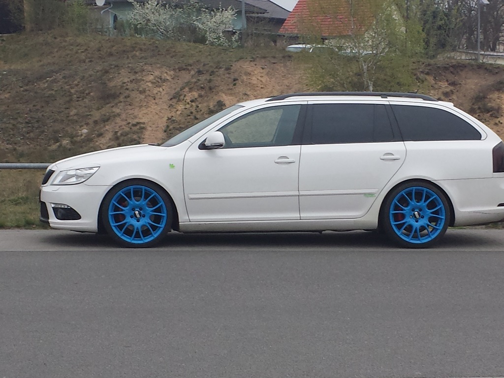 Blau.jpg