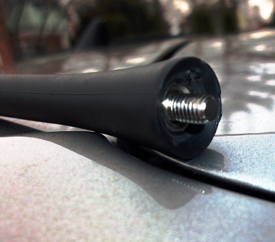 Antenne mit komplett eingedrehtem Gewindestift