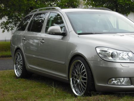 auto 025.JPG